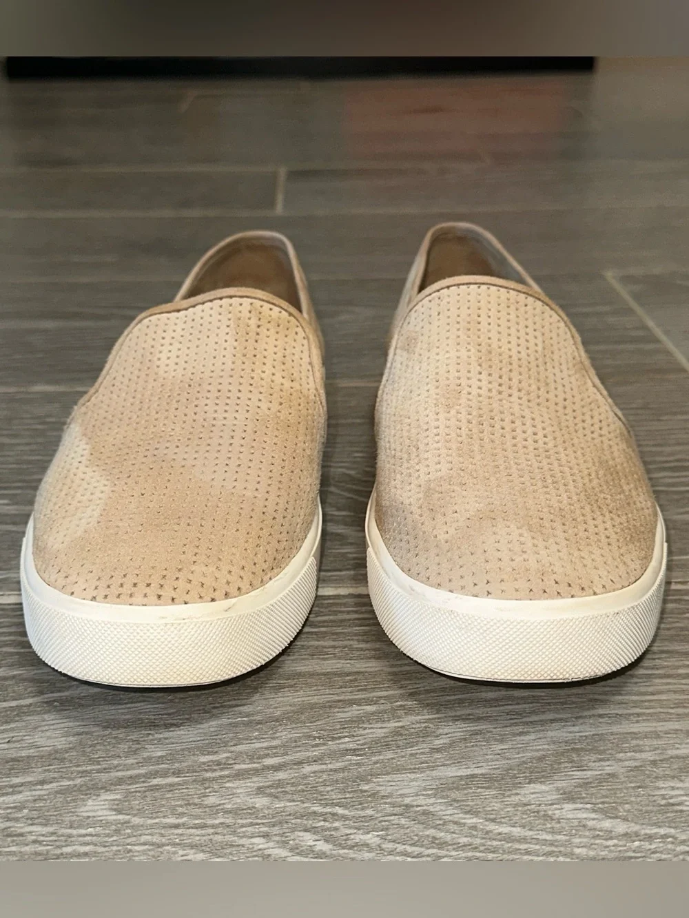 Vince Blair 5 Tan Perforated Leather Slip On Sneakers Shoes Platform Women’s 9.5
